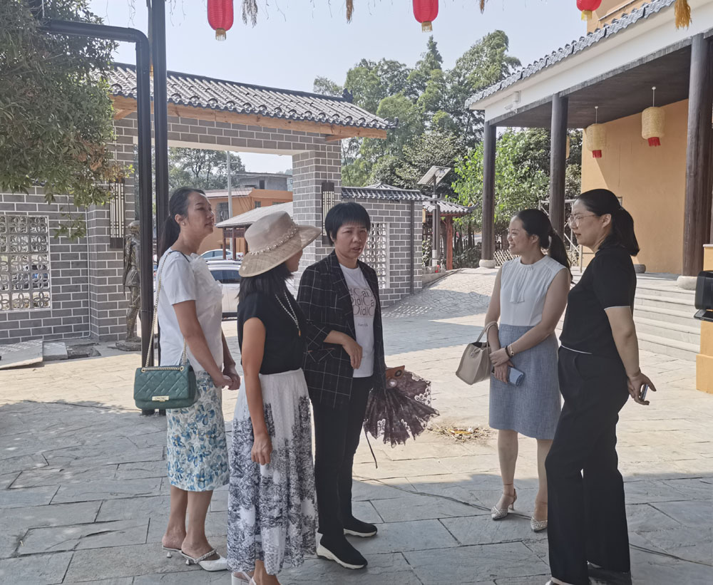 座谈会4.jpg